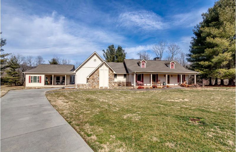 3503 Hiley Dr, Sevierville, TN 37862