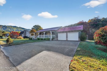 3508 Autumn Woods Ln, Sevierville, TN 37862