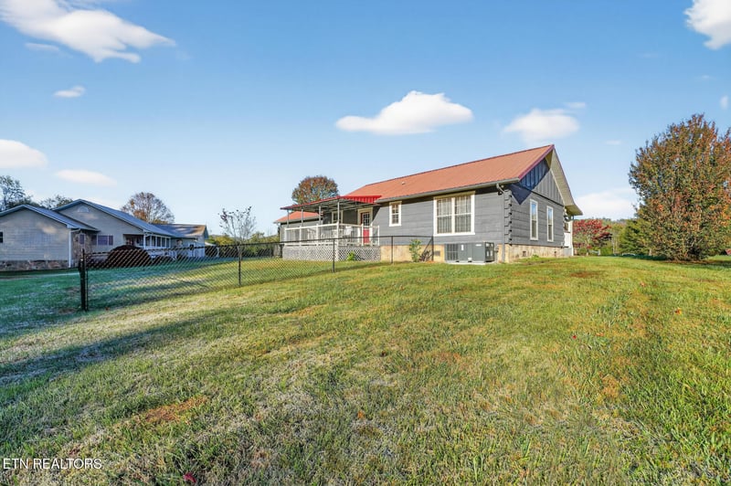 3508 Autumn Woods Ln, Sevierville, TN 37862
