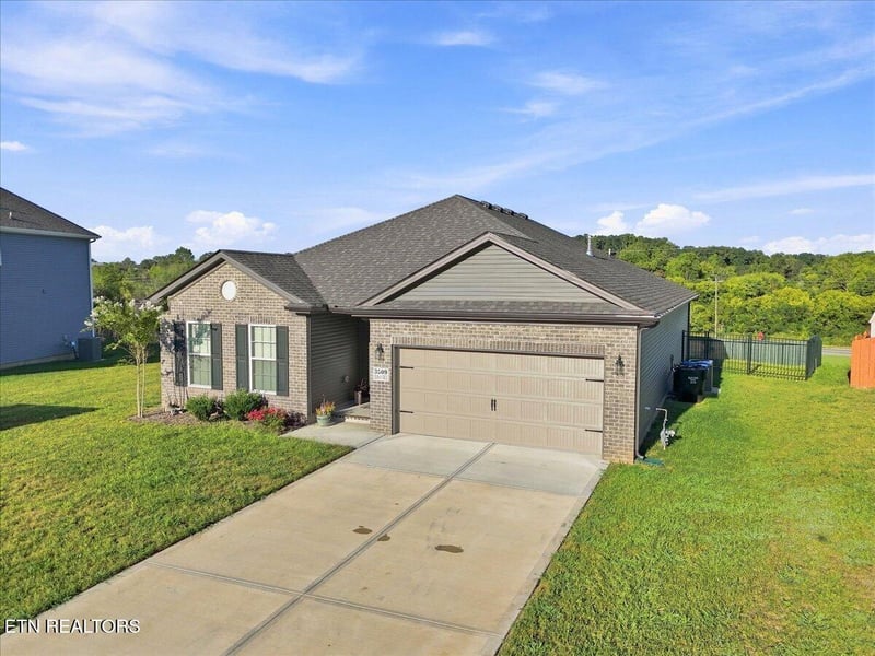 3509 Crimson Cir, Maryville, TN 37801