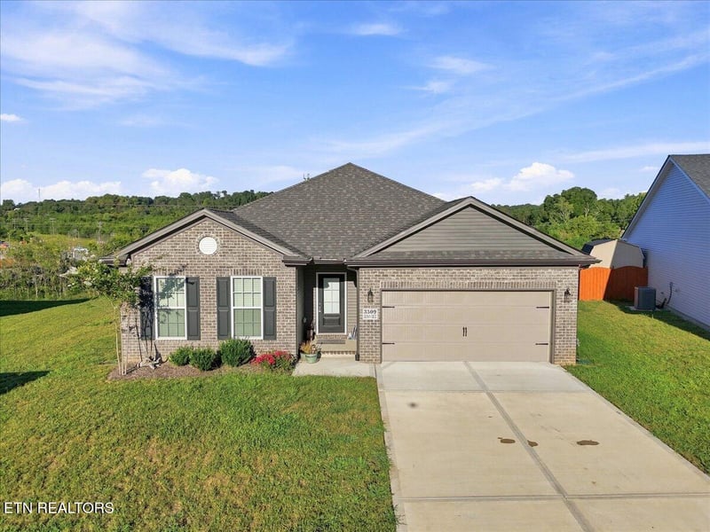 3509 Crimson Cir, Maryville, TN 37801