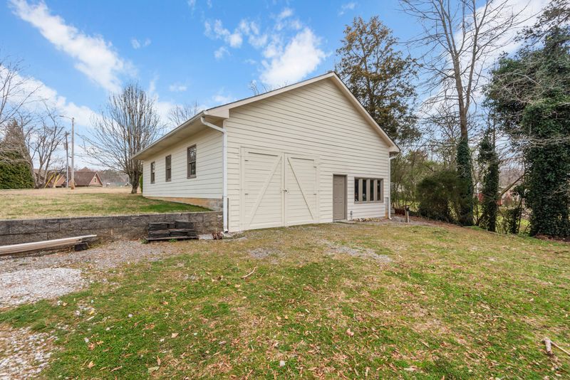 351 Ellis Rd, Kingston, TN 37763