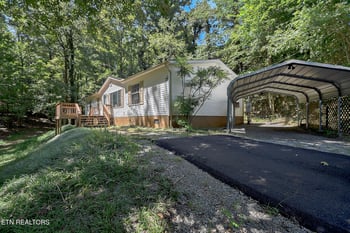351 Lake Forest Dr, Lenoir City, TN 37772