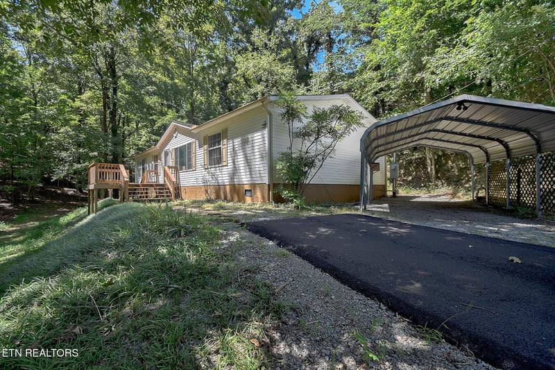 351 Lake Forest Dr, Lenoir City, TN 37772