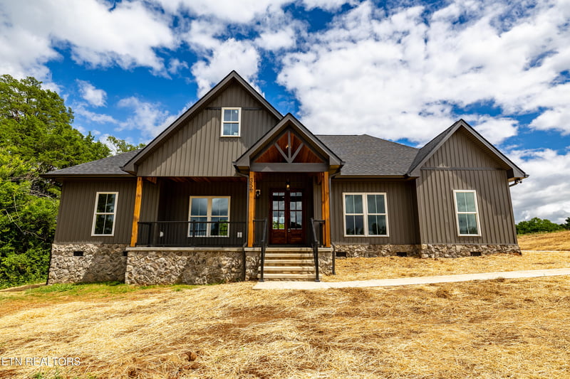 351 Meadow Rd, Greenback, TN 37742