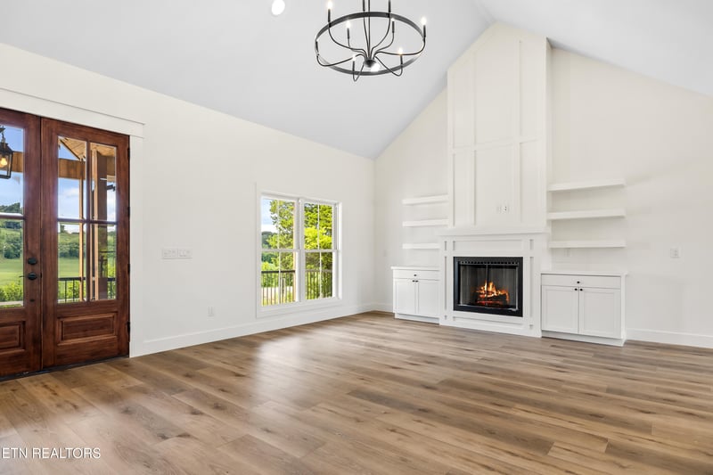 351 Meadow Rd, Greenback, TN 37742