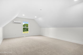 351 Meadow Rd, Greenback, TN 37742