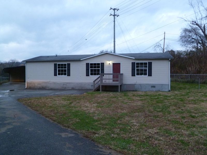 351 Riverview Dr, Clinton, TN 37716