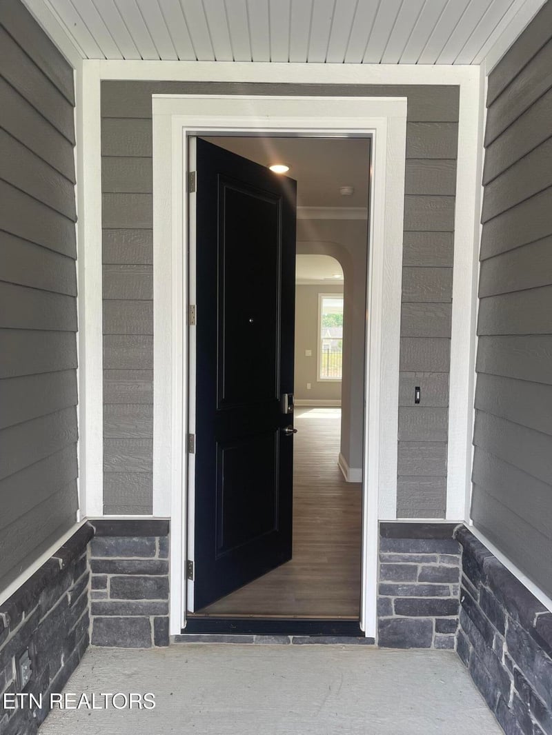 351 Trillium Tr, Lenoir City, TN 37771