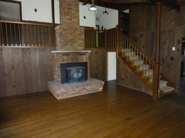 351 Valley Dr, Loudon, TN 37774