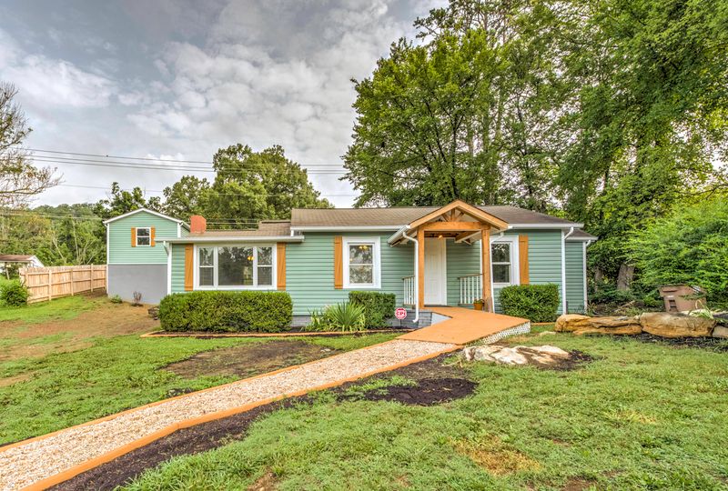 3511 Valley View Dr, Knoxville, TN 37917