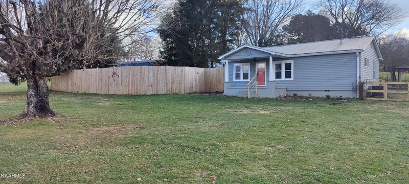 3512 Weavers Dr, Louisville, TN 37777