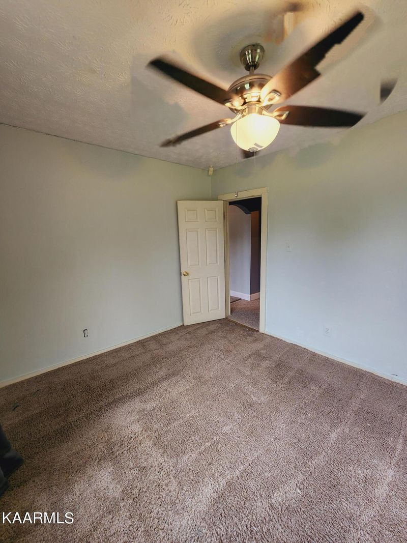 3515 Mount Dr, Knoxville, TN 37914