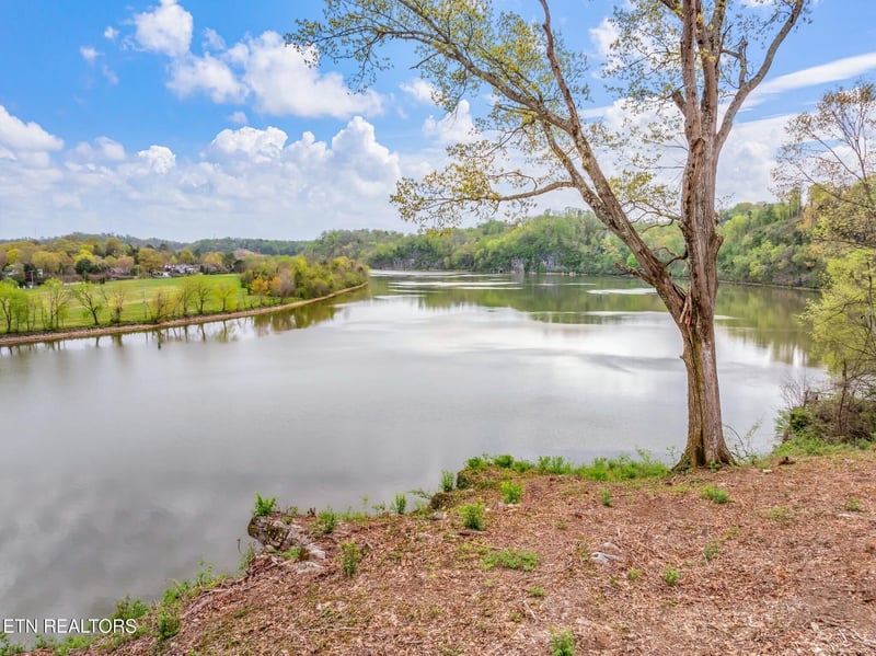 3516 Blow Dr, Knoxville, TN 37920