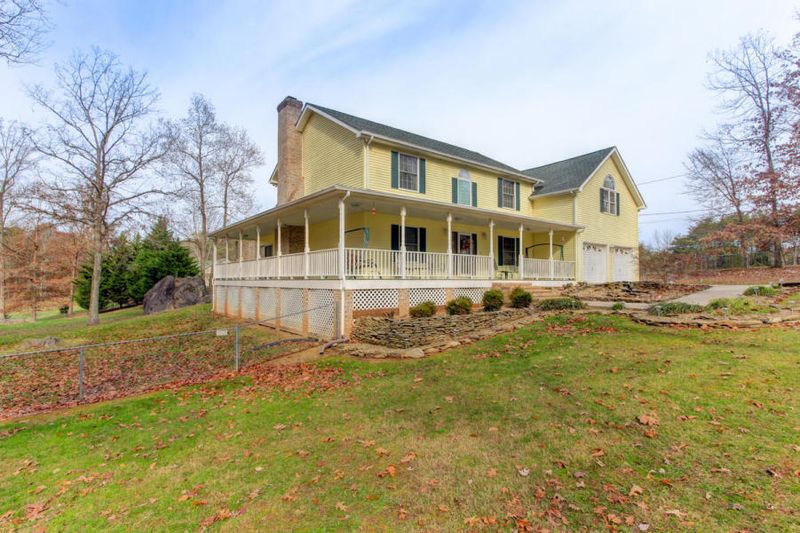 3517 Pilgrim Ln, Mascot, TN 37806