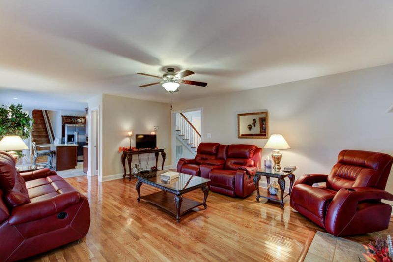 3517 Pilgrim Ln, Mascot, TN 37806