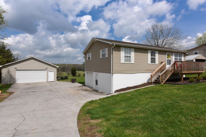 3519 Best Rd, Maryville, TN 37803