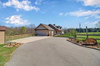 352 Eli Ford Rd, Crossville, TN 38571