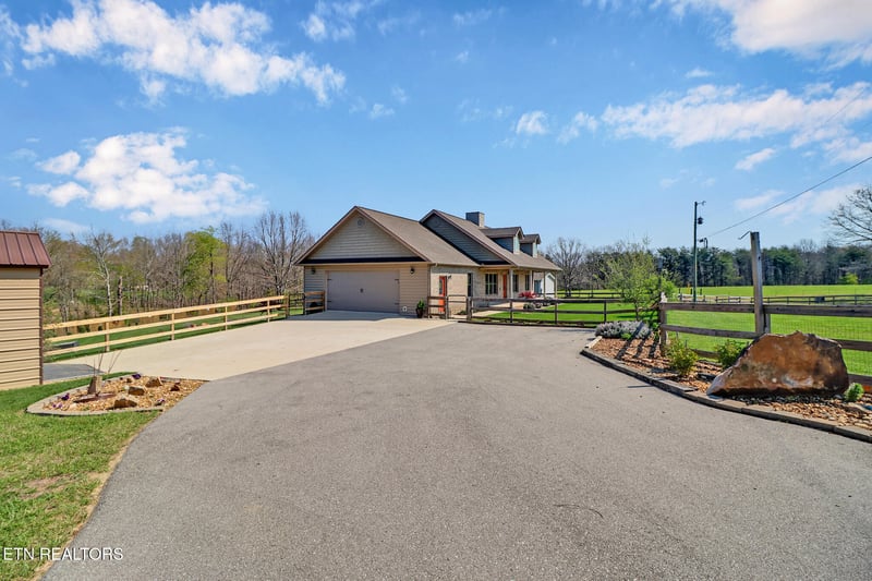 352 Eli Ford Rd, Crossville, TN 38571