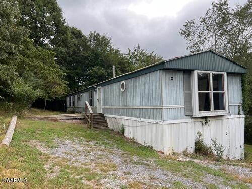 352 Valley Dr, Loudon, TN 37774