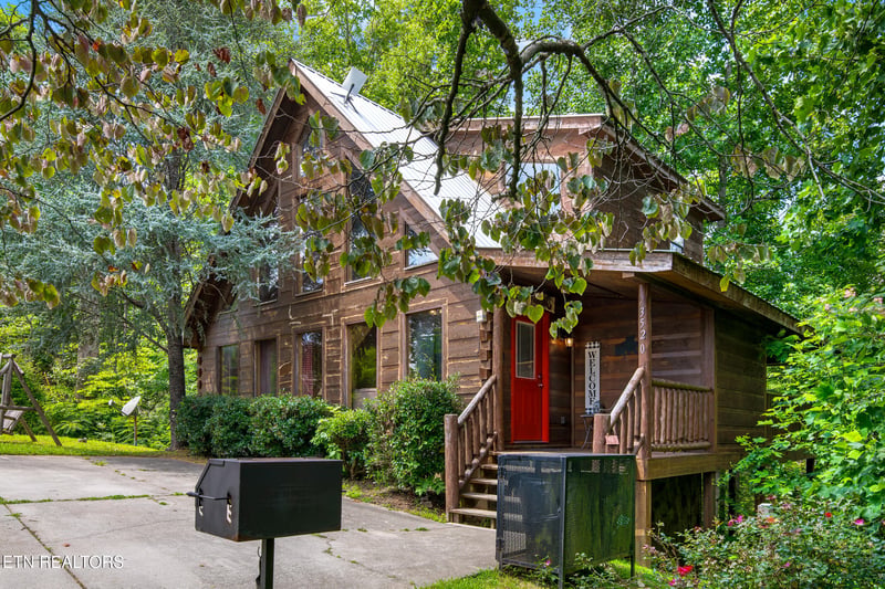 3520 Bear Pen Gap Rd, Sevierville, TN 37876