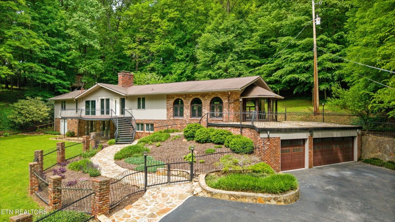 3521 Montlake Dr, Knoxville, TN 37920