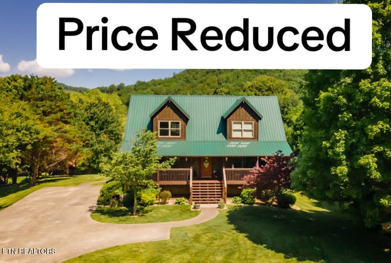 3525 Autumn Woods Ln, Sevierville, TN 37862