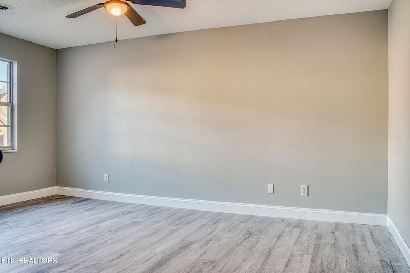3527 Laurel View Rd, Knoxville, TN 37917