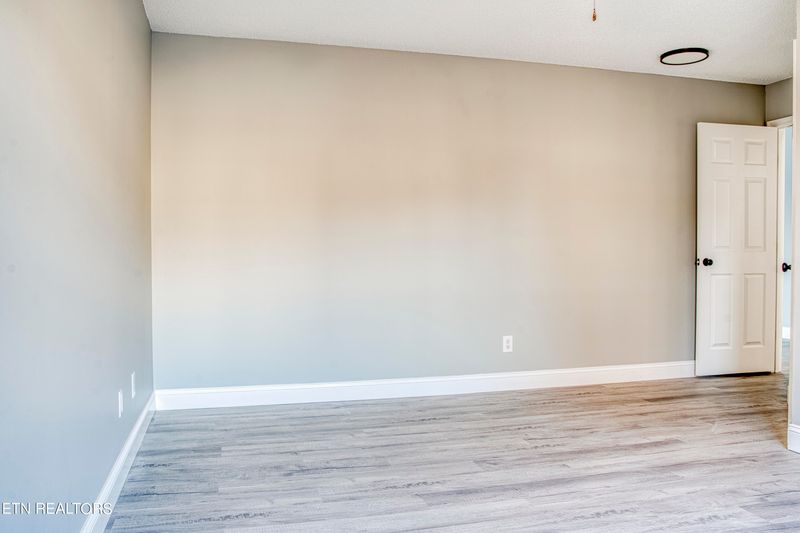 3527 Laurel View Rd, Knoxville, TN 37917