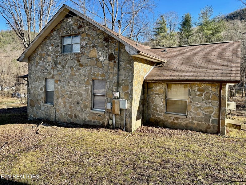 3528 Sugar Camp Cir, Sevierville, TN 37862