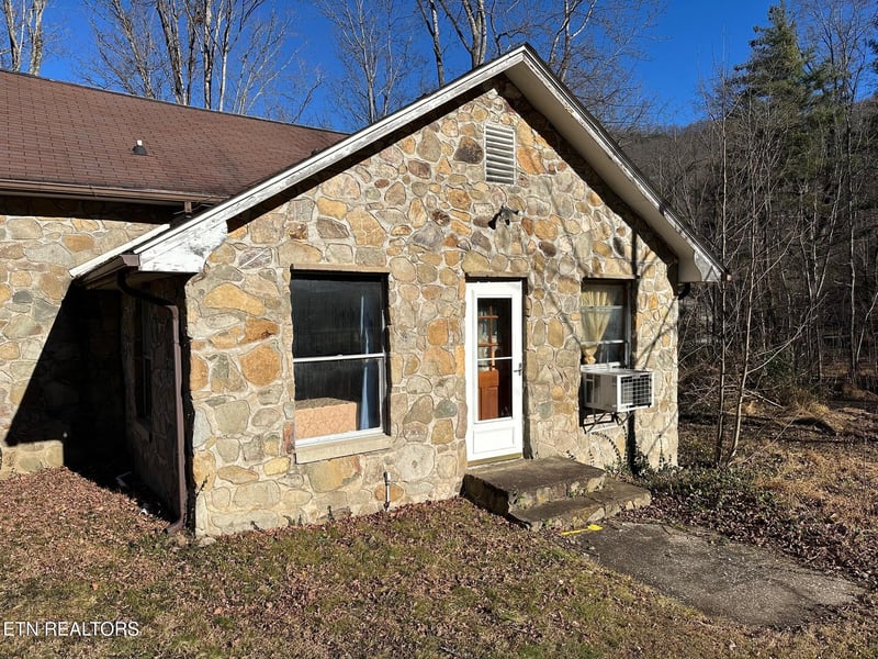 3528 Sugar Camp Cir, Sevierville, TN 37862