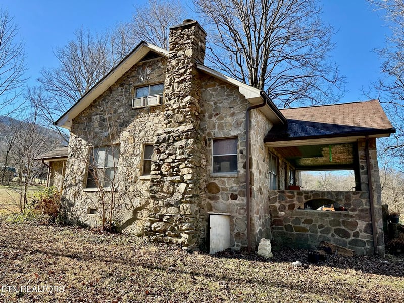 3528 Sugar Camp Cir, Sevierville, TN 37862