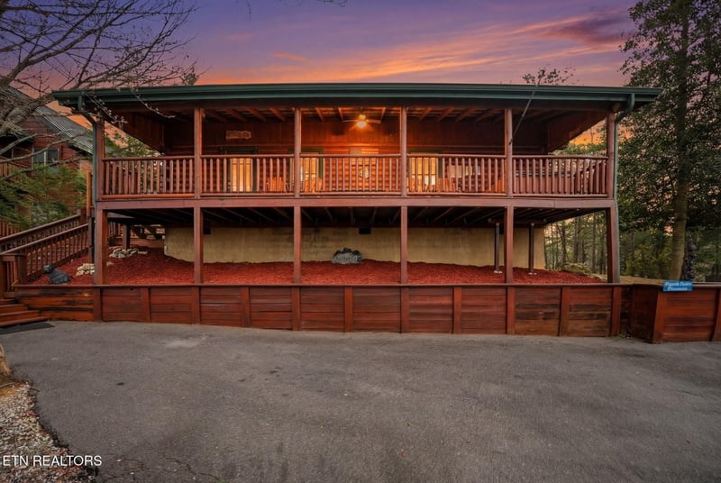 3529 Peggy Ln, Pigeon Forge, TN 37863