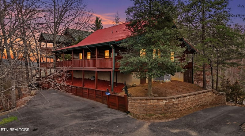 3529 Peggy Ln, Pigeon Forge, TN 37863