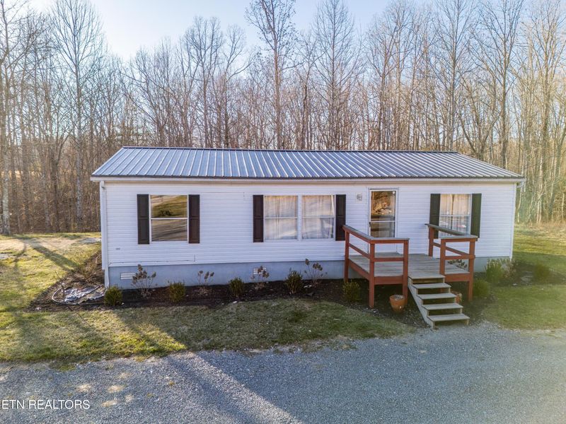 353 B Armstrong Ln, Monterey, TN 38574
