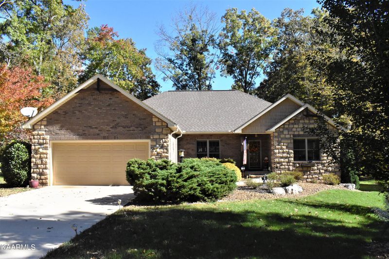 353 Beachwood Dr, Fairfield Glade, TN 38558