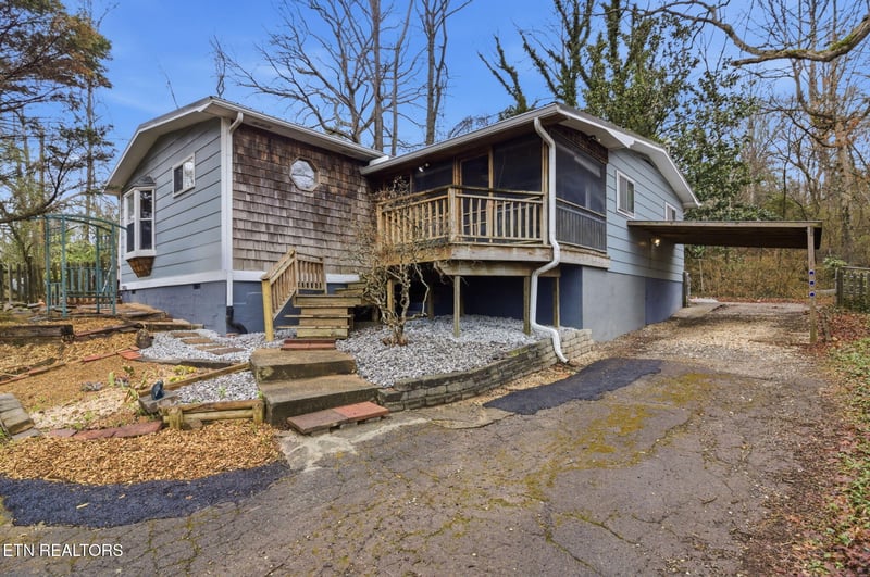 353 E Wolf Valley Rd, Heiskell, TN 37754