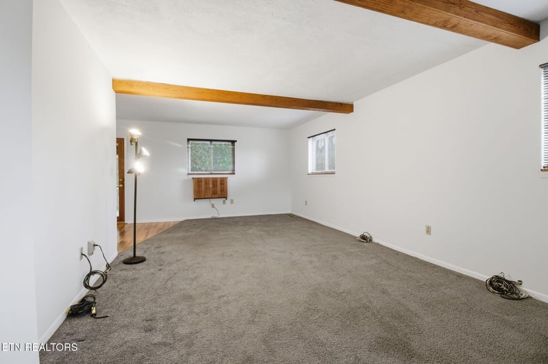 353 E Wolf Valley Rd, Heiskell, TN 37754