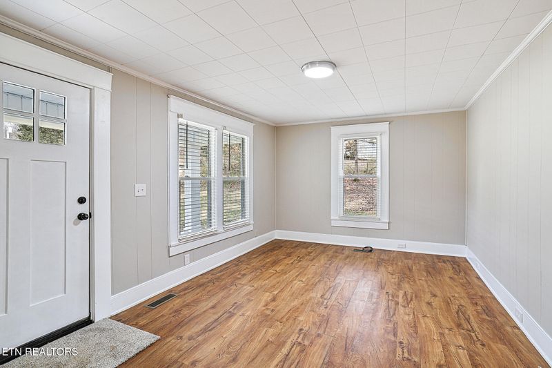353 Lee Rd, Clinton, TN 37716