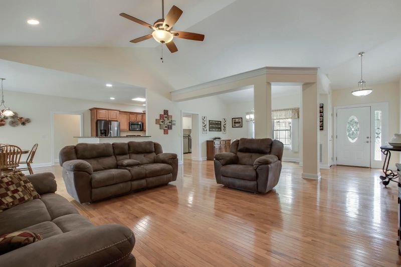 353 Mingo Way, Loudon, TN 37774
