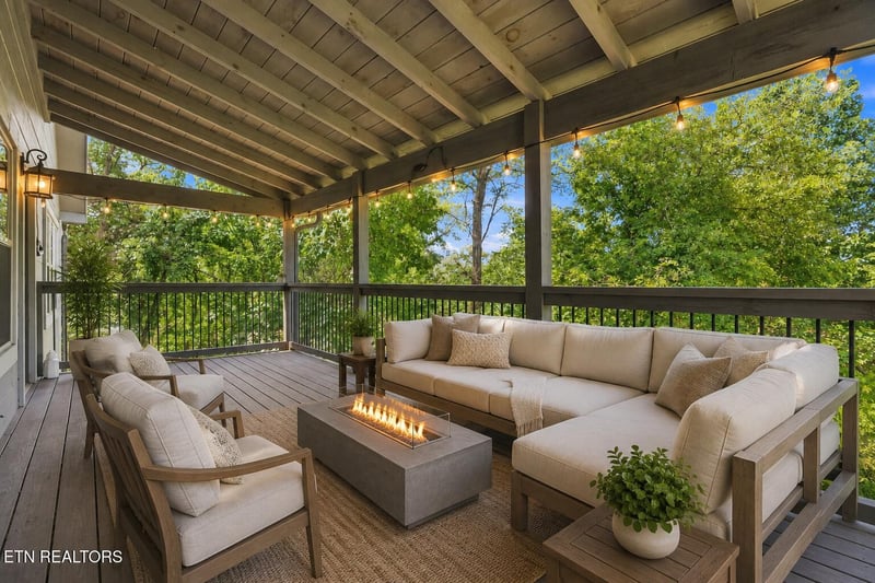 353 Oak Lake Dr, Sevierville, TN 37876