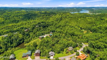 353 Oak Lake Dr, Sevierville, TN 37876