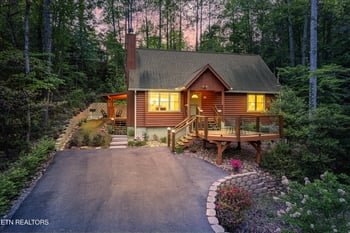 353 Pa Proffitt Rd, Gatlinburg, TN 37738