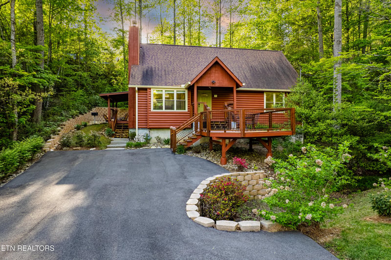 353 Pa Proffitt Rd, Gatlinburg, TN 37738