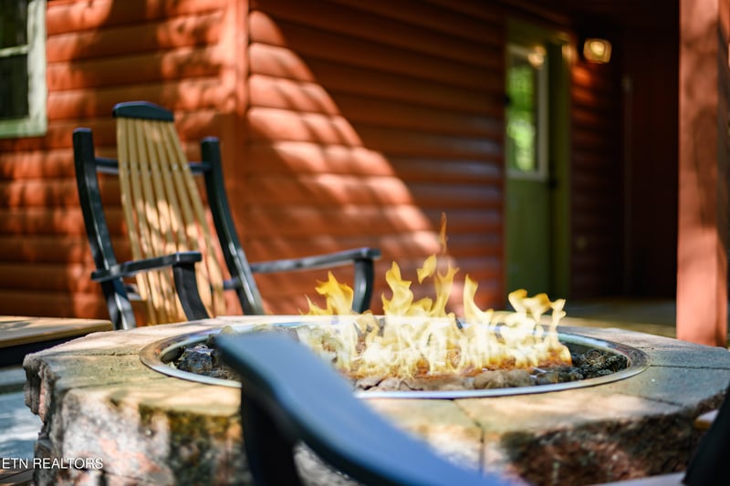 353 Pa Proffitt Rd, Gatlinburg, TN 37738