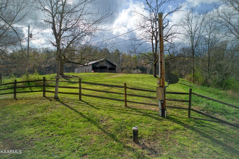 3531 Laws Chapel Rd, Maryville, TN 37803