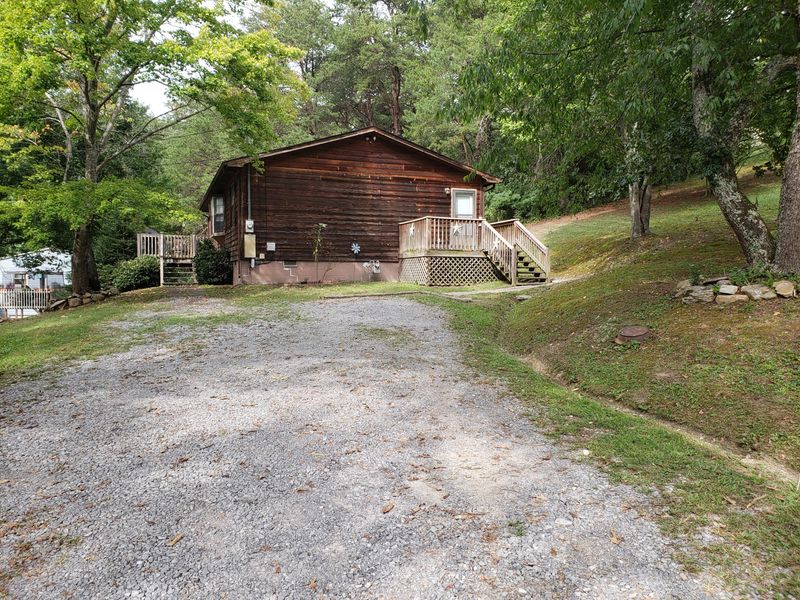 3532 Triple Oak St, Rockford, TN 37853