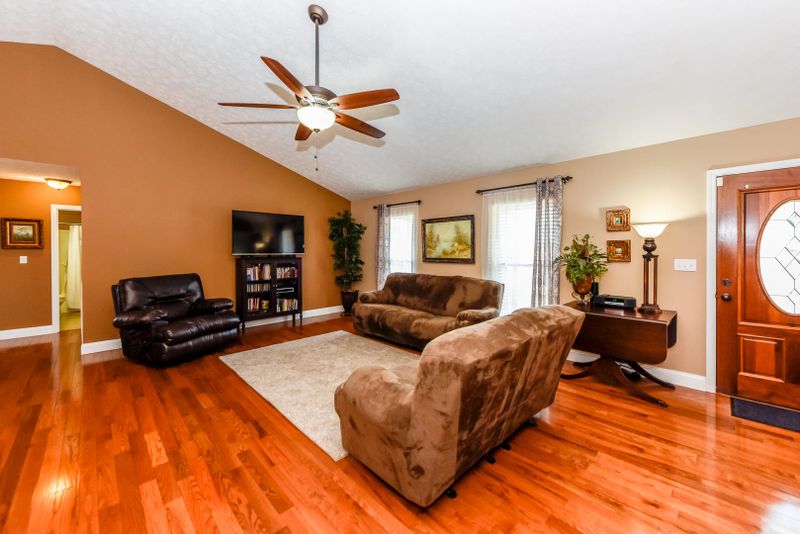 3534 Hawks Ridge Dr, Maryville, TN 37801
