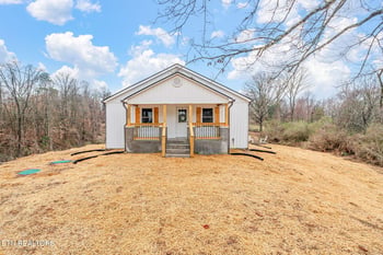 3535 Triple Oak St, Rockford, TN 37853