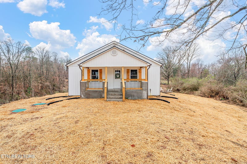 3535 Triple Oak St, Rockford, TN 37853